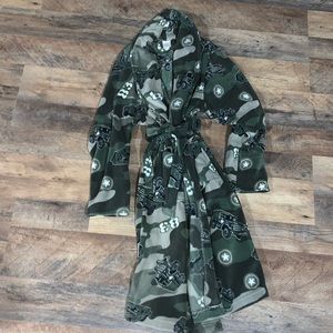 Boys Sonoma green “Trucks” plush bath robe size M 8-10